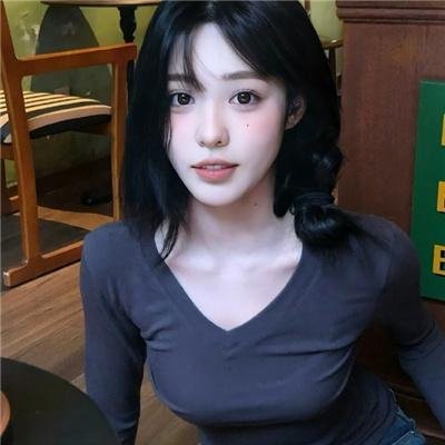 她比烟花寂寞